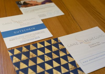 Gestaltung Drucksachen Heilberufe, Susanne Spahn, Studio für Alexandertechnik, München – Logo, Visitenkarte, Gutschein, Flyer